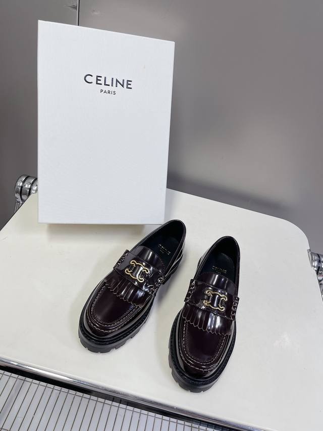 Celine思琳春夏凯旋门乐福鞋、专柜正品购入开发、流苏五金扣设计极具品牌辨识度鞋面进口开边珠牛皮、数码激光logo、内里山羊皮、上脚非常舒适、5层组合大底真皮